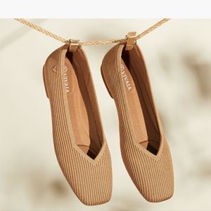 2/110🔥 Vivaia Aquare-Toe V-Cut Flats (Margot 2.0)